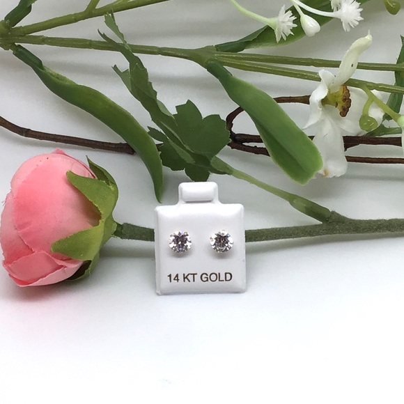 Jewelry - Solid 14Karat Yellow  6mm Martini Set Cz  Earring